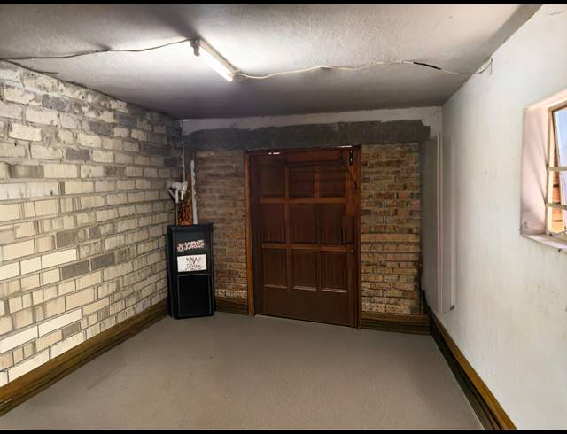 4 BEDROOM HOUSE FOR SALE IN OOS EINDE